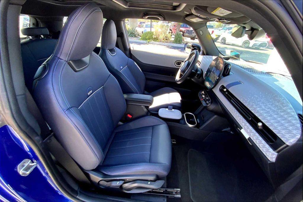 used 2025 MINI Hardtop car, priced at $31,900