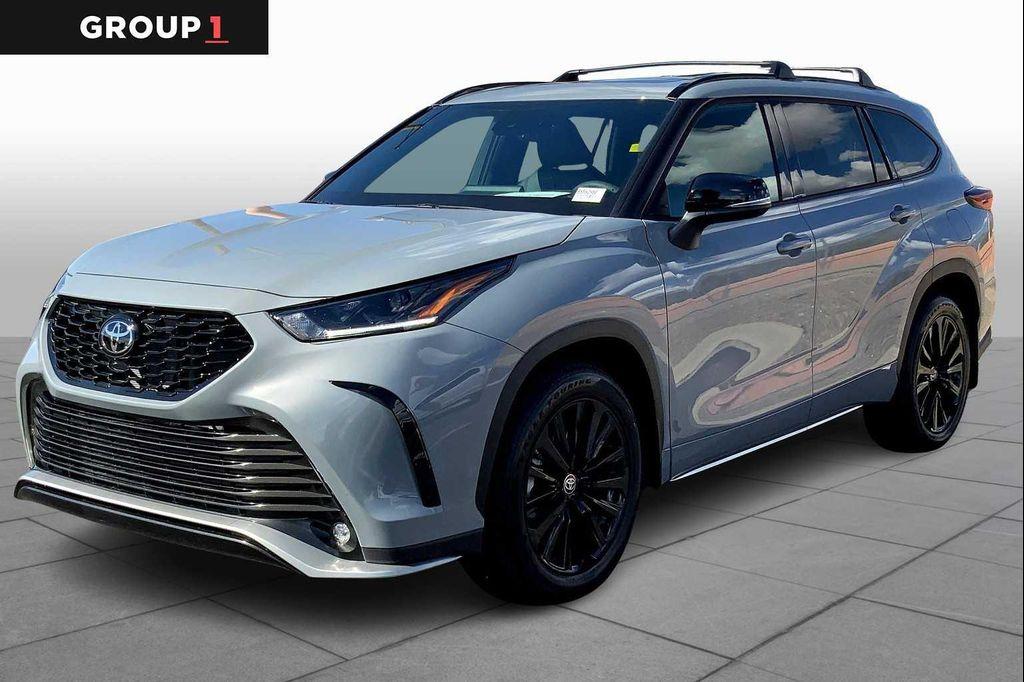 used 2025 Toyota Highlander car, priced at $49,740