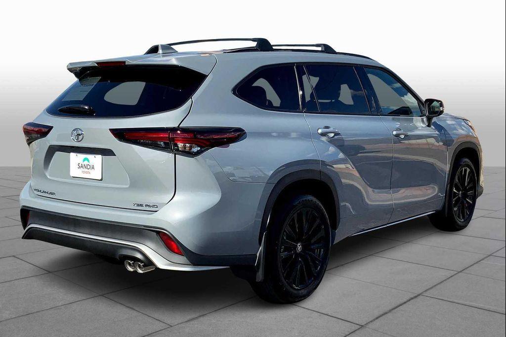 used 2025 Toyota Highlander car, priced at $49,740
