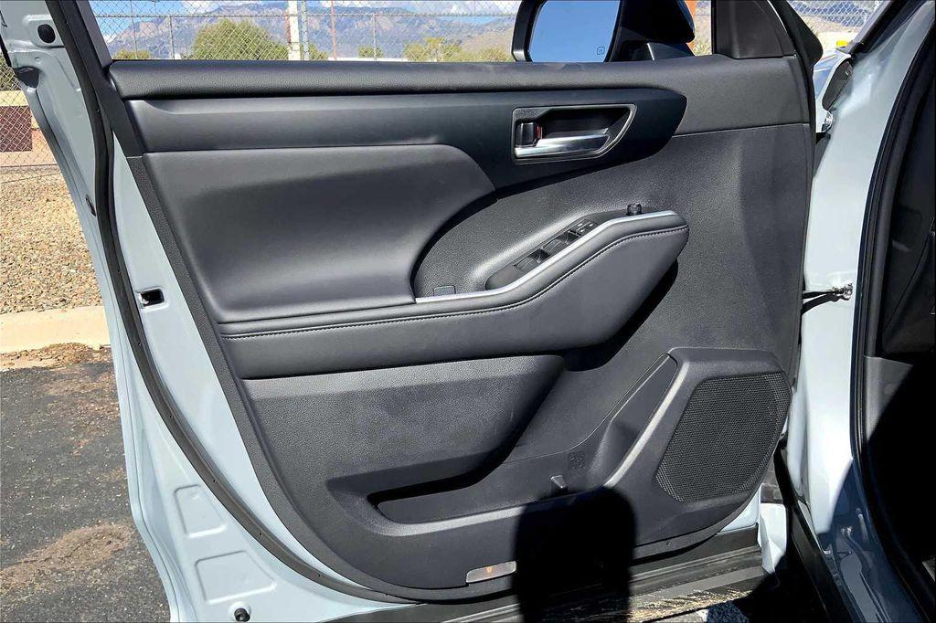 used 2025 Toyota Highlander car, priced at $49,740