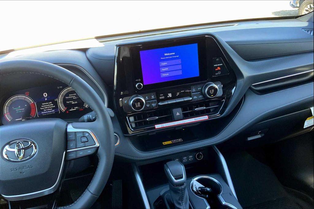 used 2025 Toyota Highlander car, priced at $49,740