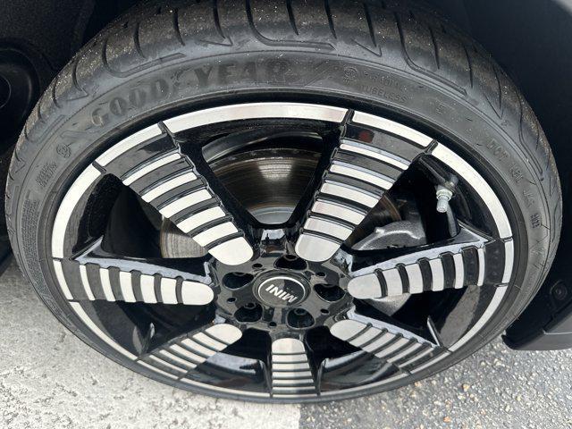used 2024 MINI Hardtop car, priced at $29,990