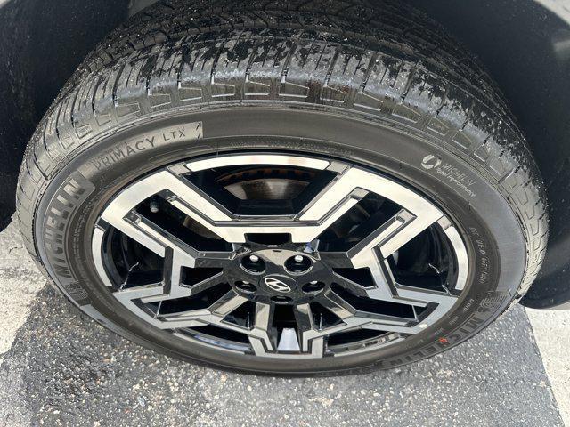 used 2025 Hyundai SANTA CRUZ car, priced at $36,990