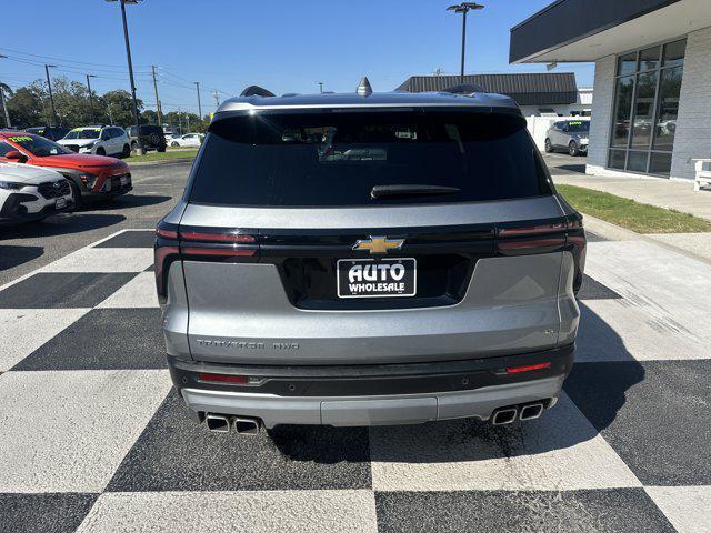used 2024 Chevrolet Traverse car, priced at $38,990