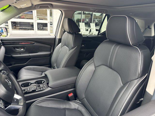 used 2025 Honda Pilot car, priced at $48,990