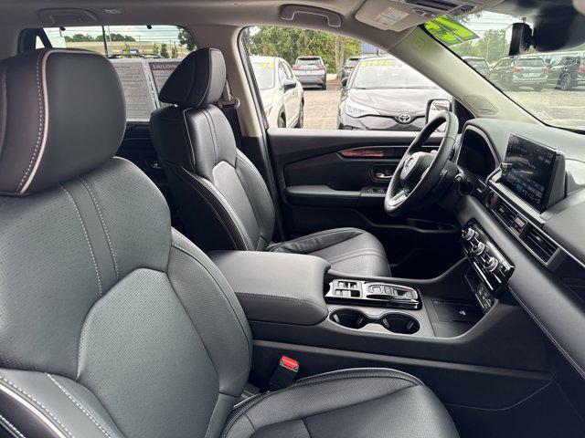used 2025 Honda Pilot car, priced at $48,990