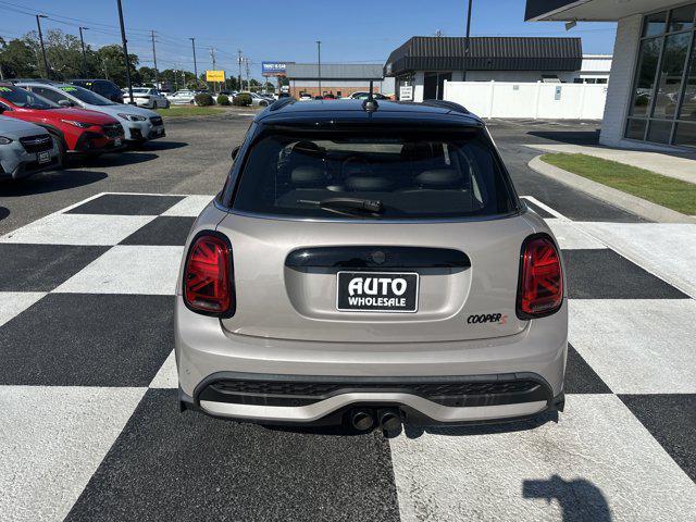 used 2022 MINI Hardtop car, priced at $24,990