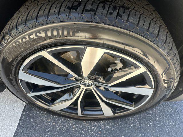 used 2025 Volkswagen Atlas car, priced at $46,990