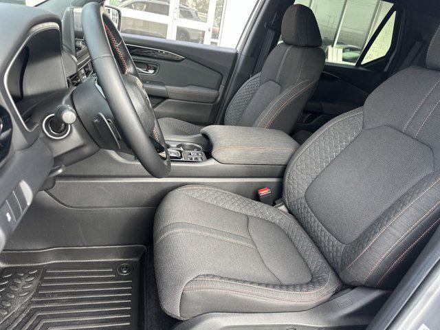 used 2025 Honda Pilot car, priced at $38,990