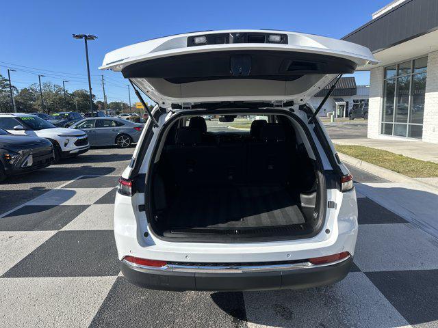 used 2023 Jeep Grand Cherokee car, priced at $27,990