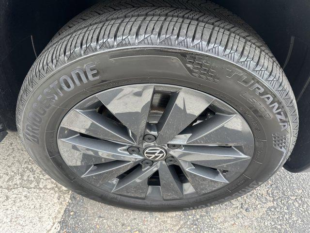used 2024 Volkswagen Taos car, priced at $20,990