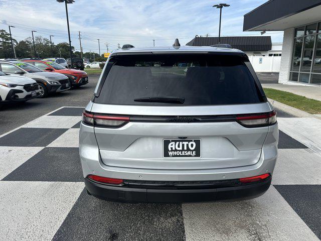 used 2024 Jeep Grand Cherokee car, priced at $31,990
