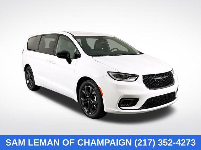 new 2026 Chrysler Pacifica car