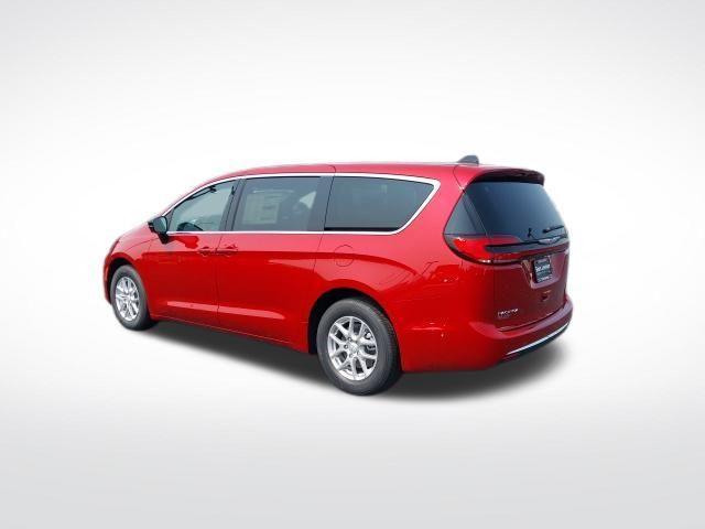new 2025 Chrysler Pacifica car, priced at $40,220