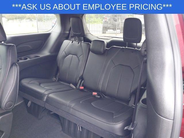 new 2025 Chrysler Pacifica car, priced at $43,527