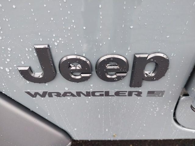 new 2025 Jeep Wrangler car, priced at $43,175