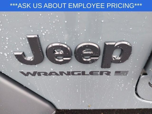 new 2025 Jeep Wrangler car, priced at $43,175
