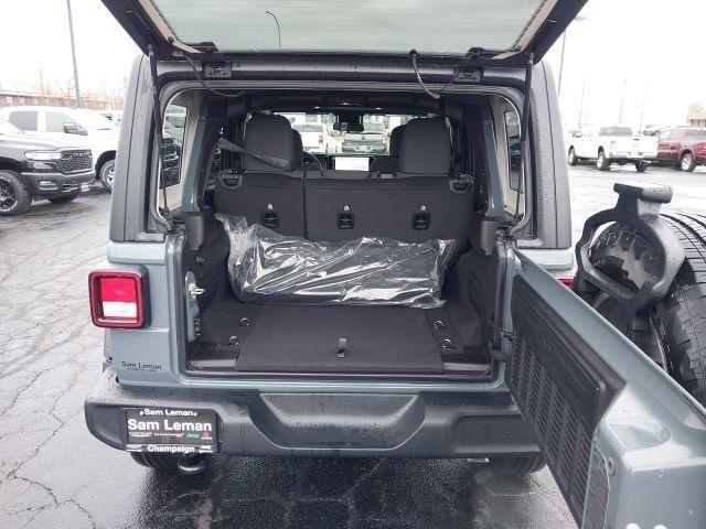new 2025 Jeep Wrangler car, priced at $43,175