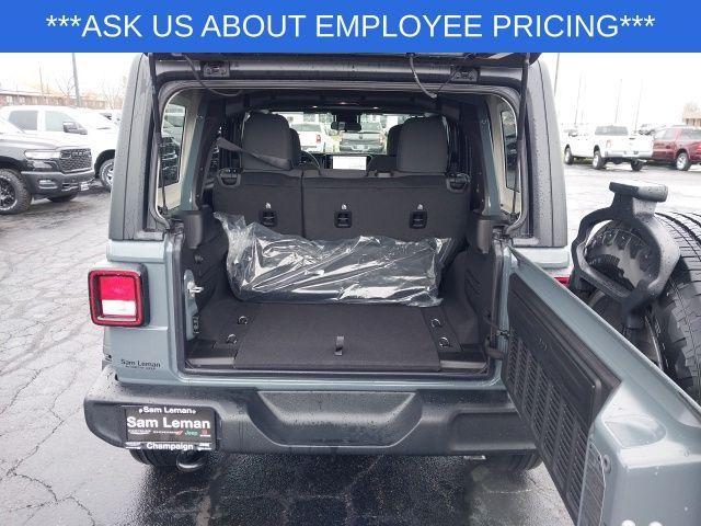 new 2025 Jeep Wrangler car, priced at $43,175