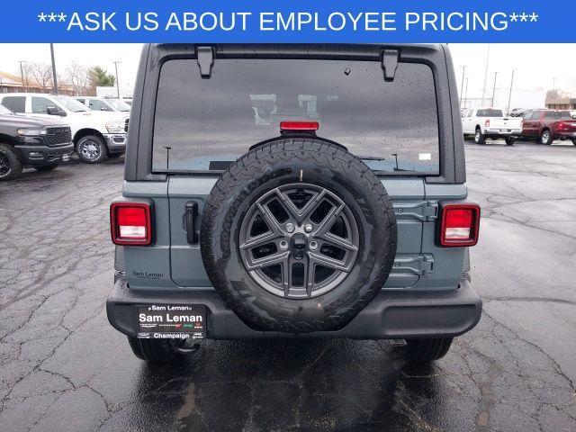 new 2025 Jeep Wrangler car, priced at $43,175