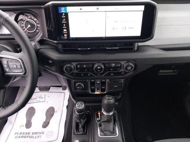 new 2025 Jeep Wrangler car, priced at $43,175