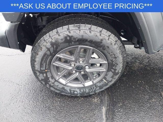 new 2025 Jeep Wrangler car, priced at $43,175