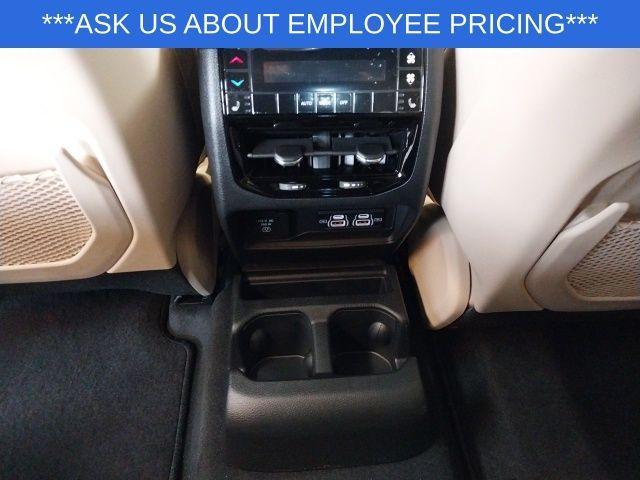 new 2025 Jeep Grand Cherokee L car, priced at $44,015