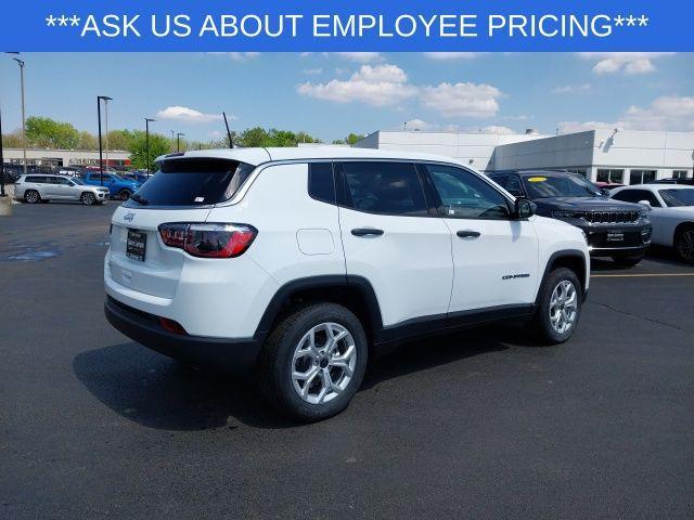 new 2025 Jeep Compass car, priced at $25,695
