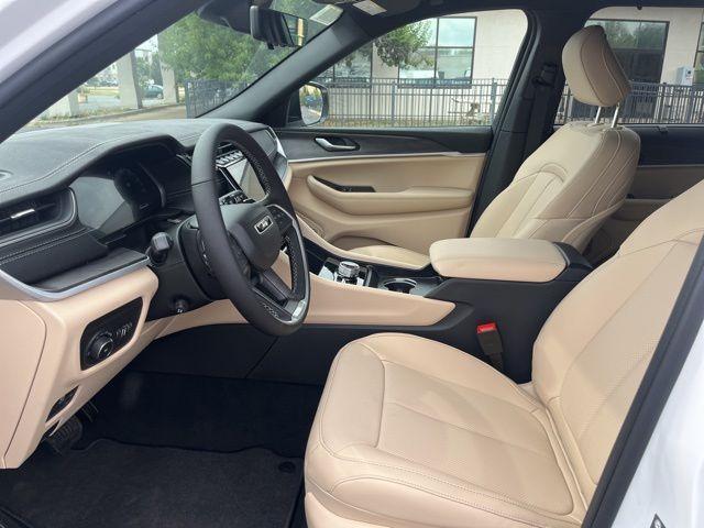 new 2025 Jeep Grand Cherokee car, priced at $45,340