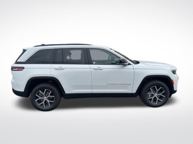 new 2025 Jeep Grand Cherokee car, priced at $45,340