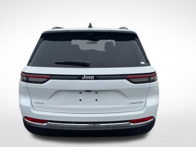 new 2025 Jeep Grand Cherokee car, priced at $45,340