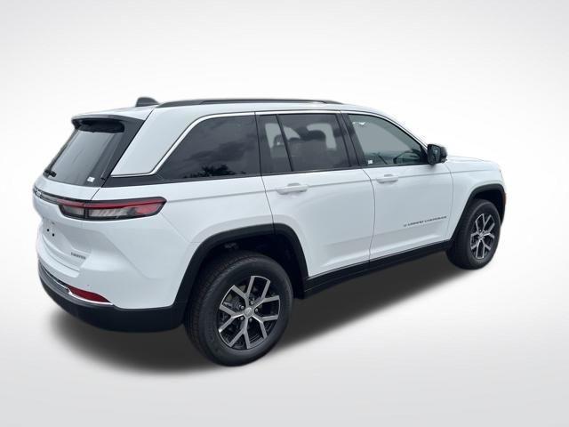 new 2025 Jeep Grand Cherokee car, priced at $45,340