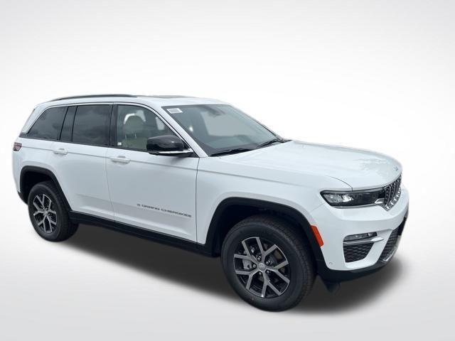 new 2025 Jeep Grand Cherokee car, priced at $45,340