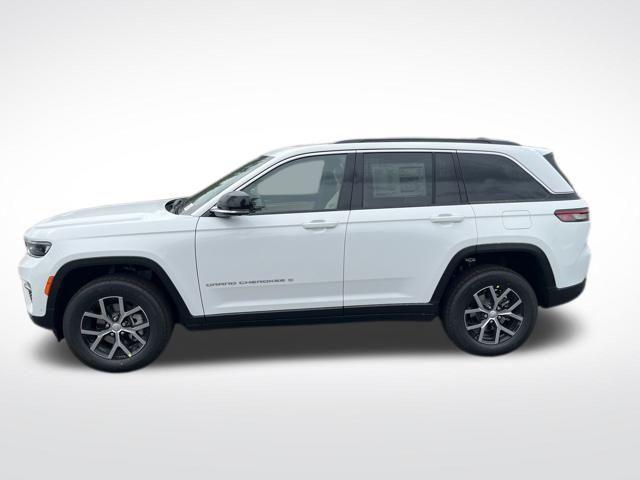new 2025 Jeep Grand Cherokee car, priced at $45,340