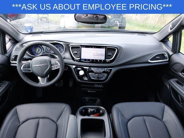 new 2025 Chrysler Pacifica car, priced at $39,940