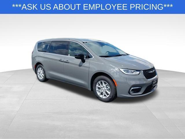 new 2025 Chrysler Pacifica car, priced at $39,940