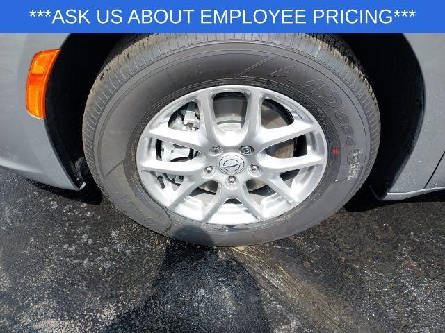 new 2025 Chrysler Pacifica car, priced at $39,940