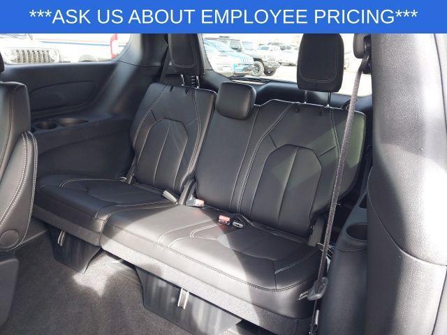 new 2025 Chrysler Pacifica car, priced at $39,920