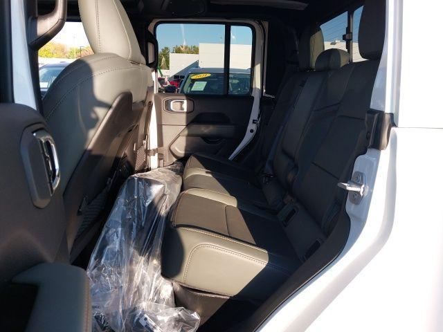 new 2025 Jeep Gladiator car, priced at $52,095