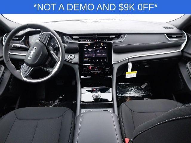 new 2025 Jeep Grand Cherokee car, priced at $35,965