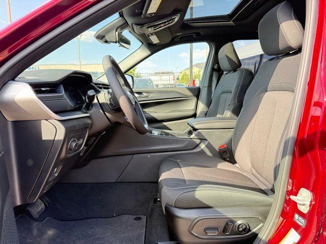 new 2025 Jeep Grand Cherokee L car, priced at $39,420