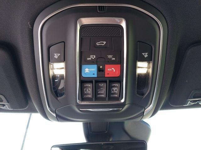 new 2025 Jeep Grand Cherokee car, priced at $56,675