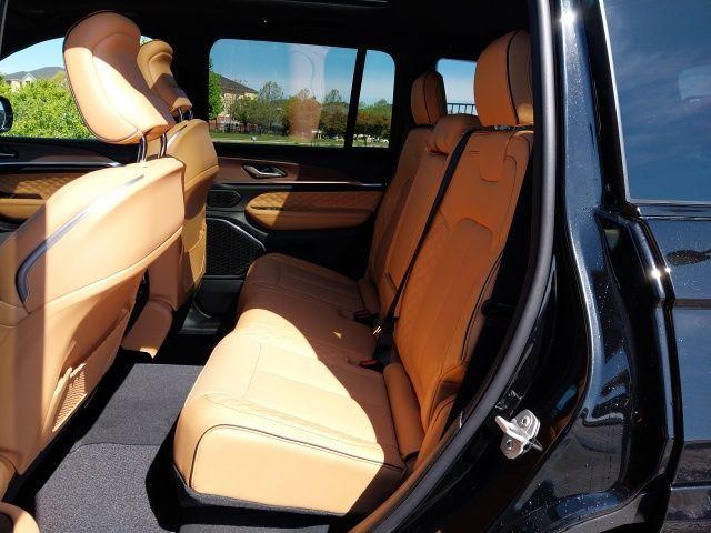 new 2025 Jeep Grand Cherokee car, priced at $56,675