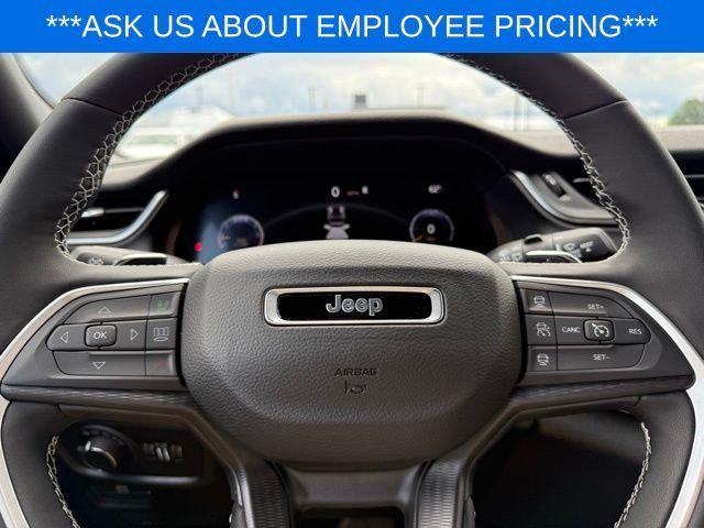 new 2025 Jeep Grand Cherokee car, priced at $37,030