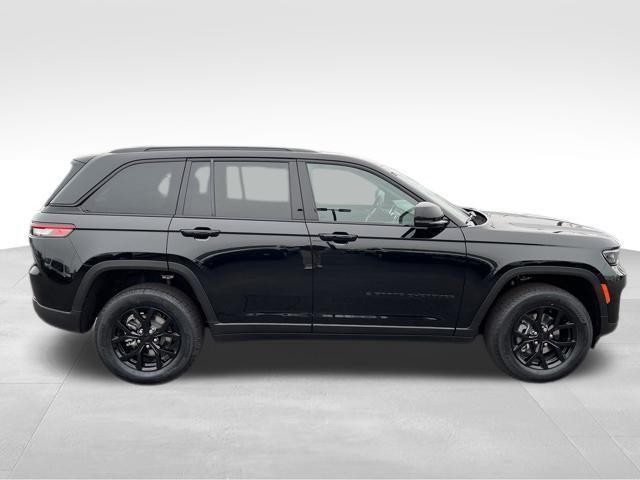 new 2025 Jeep Grand Cherokee car, priced at $39,530