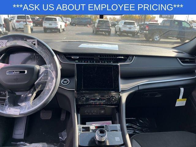 new 2025 Jeep Grand Cherokee L car, priced at $41,030