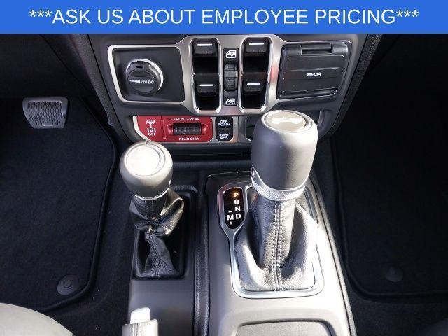 new 2025 Jeep Wrangler car, priced at $60,125