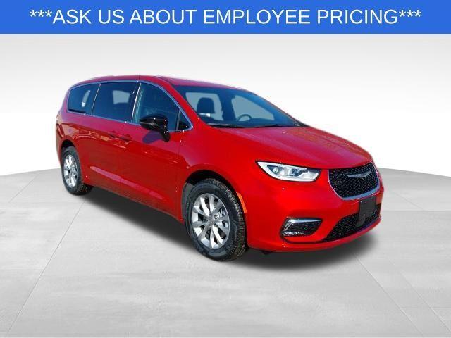 new 2025 Chrysler Pacifica car, priced at $41,915