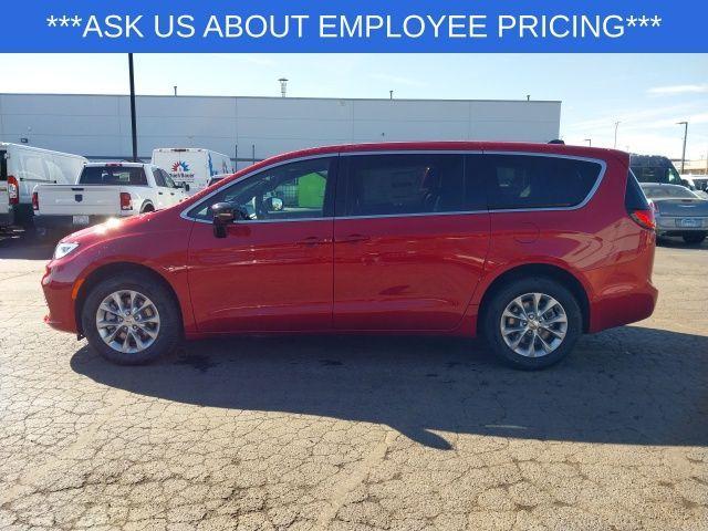 new 2025 Chrysler Pacifica car, priced at $42,915