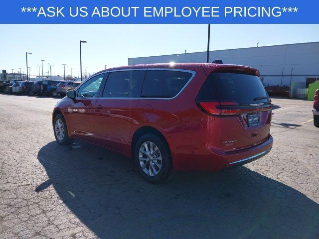 new 2025 Chrysler Pacifica car, priced at $42,915